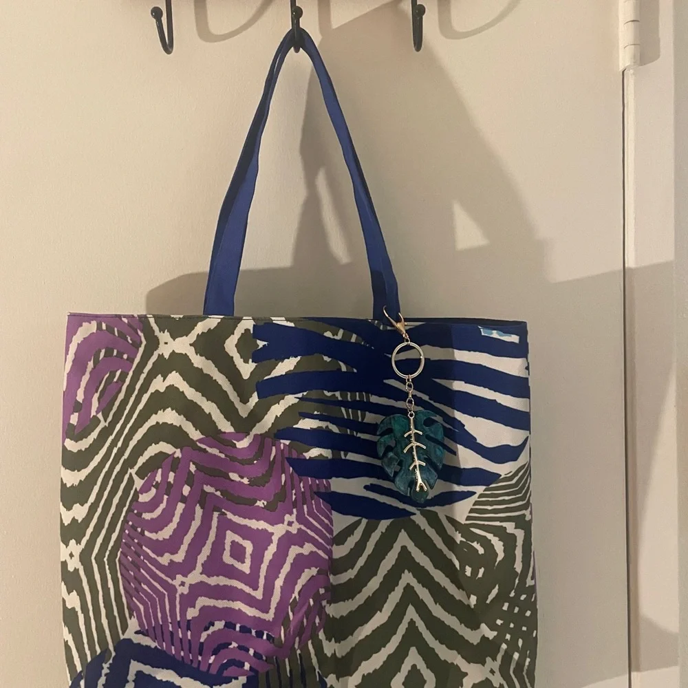Estee Lauder Large Tropical Print Tote Bag with Leaf Bag Charm